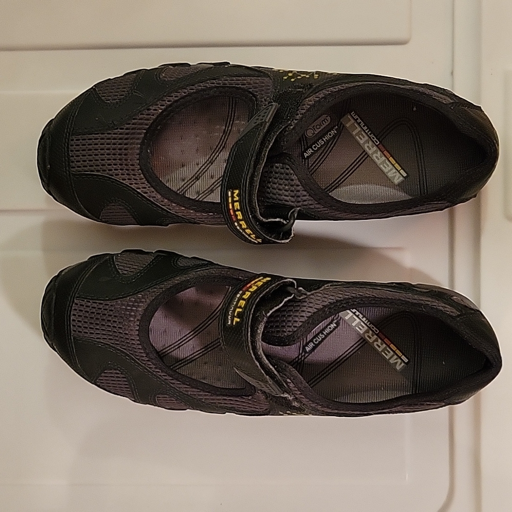 Merrell waterpro pandi Mary Jane style Q-form air cushion shoes in size 8.5 US